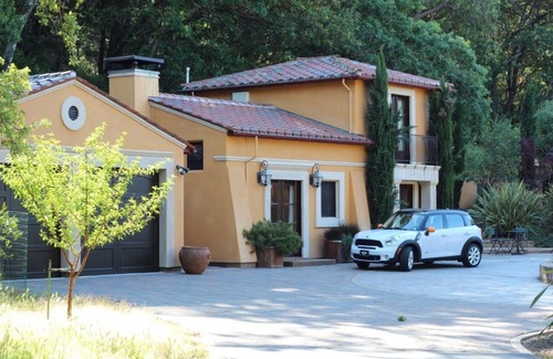 Glen Ellen Cottage | Stunning Tuscan House in the Heart of Sonoma's Wine Country