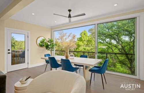 Travis Heights House | Stunning Two Living Rooms and 3-Room Primary Suite
