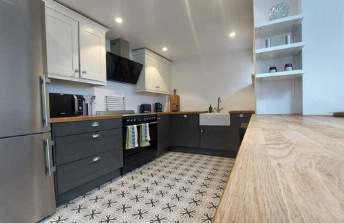 Howth House | Stunning, Unique & Elegantly Refurbed Seafront 2BD