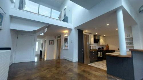 Howth House | Stunning Unique & Elegantly Refurbed Seafront 2BD