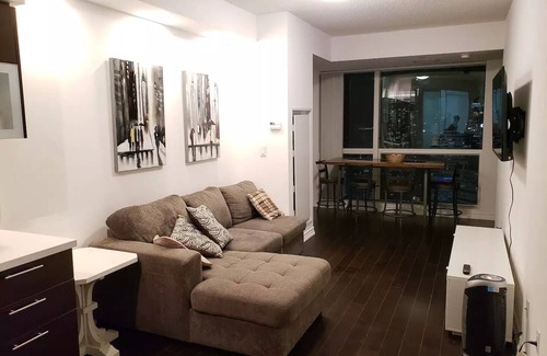 Bay Street Corridor Apartment | Stunning Unit in City Centre