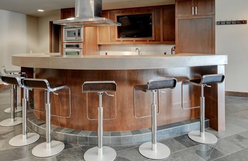 Bear Mountain Resort Condo | Stunning unit with views of #1 fairway
