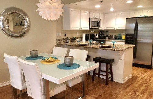 Downtown Palm Springs Condo | Stunning Upgraded Deauville Luxury 5-Star Palm Springs Condo; Walk to Downtown