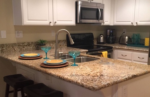 Downtown Palm Springs Condo | Stunning Upgraded Deauville Luxury 5-Star Palm Springs Condo; Walk to Downtown