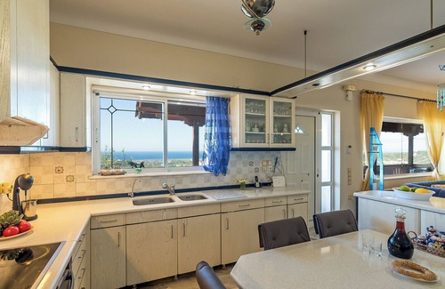 Polemarchi Apartment | Stunning View Homes w. Pool, near Iconic Beaches