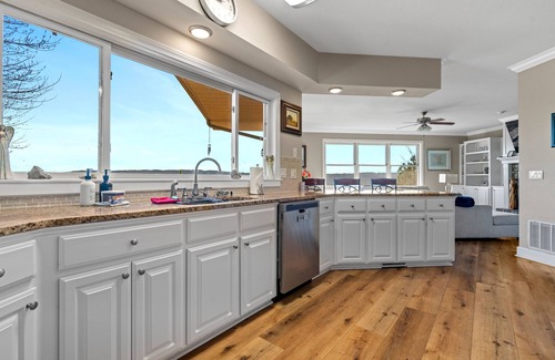 Hot Springs Village House | Stunning View! 5000 sq. ft House - Game Room - Dogs