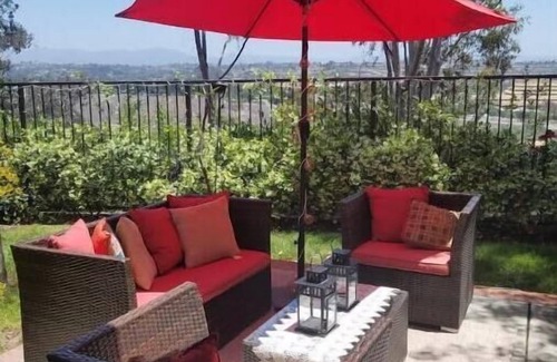 Aliso Viejo House | Stunning View Getaway - 2 bdrms, 2.5 baths & Pool