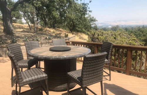 Lafayette House | 🌟Stunning view🌟 Hot Tub & BQ 🌟Secluded retreat 🌟