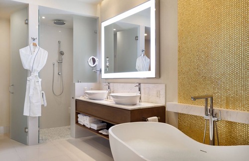 Santa Rosa Apartment | Stunning views Studio at Villa la Valencia.n