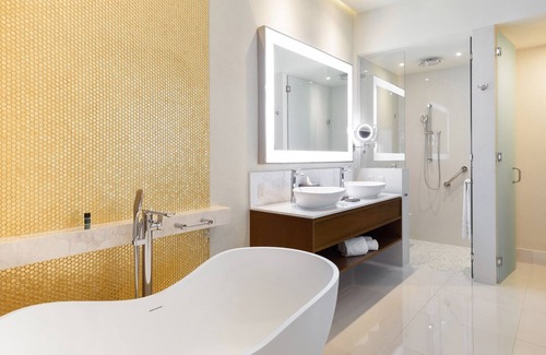 Santa Rosa Apartment | Stunning views Studio at Villa la Valencia.n