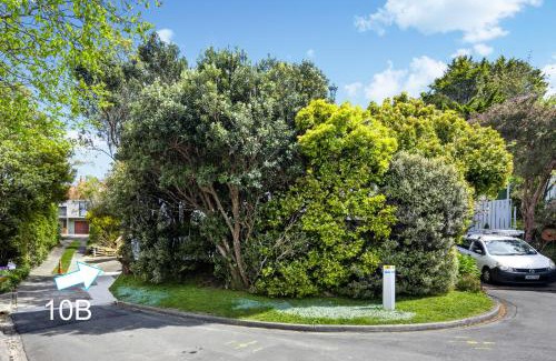 Johnsonville House | Stunning view, privacy, close to ferry & brand-new