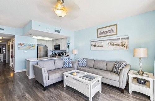 Lower Grand Lagoon Condo | Stunning View, spring/summer dates open free beach service book now!