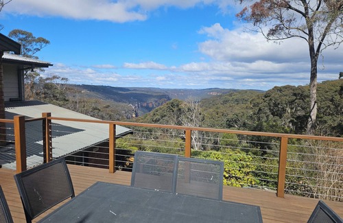 Mount Victoria House | STUNNING VIEWS, 6 bedrooms, 12 people, fireplace, early check-in, late check-out