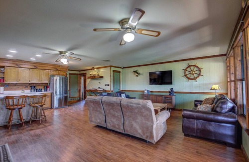 Alba House | Stunning views at Lake Fork, Texas, with a fire pit and pool table!