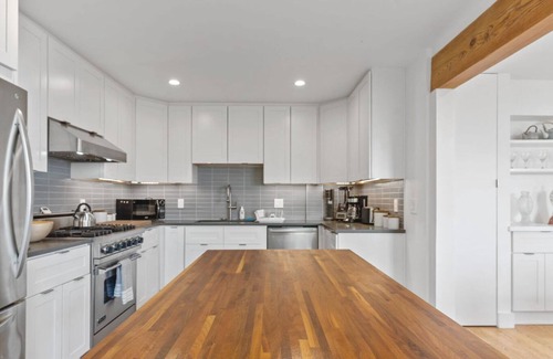 Brisbane House | Stunning Views by the Bay 2BR