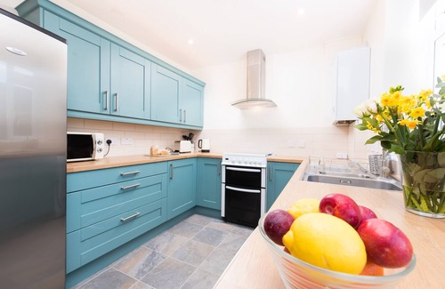 Appledore House | Stunning views, enclosed garden & private off road parking