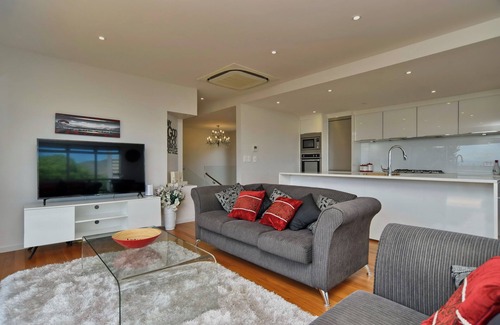 Mount Pleasant House | Stunning Views from Mount Pleasant