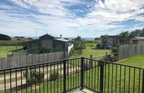 Te Kaha House | Stunning Views from Deck to Sea and White Island