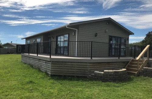 Te Kaha House | Stunning Views from Deck to Sea and White Island