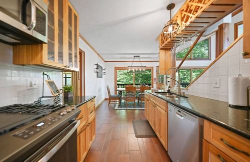 Franklin Cabin | STUNNING VIEWS! LUXURY MT VISTA LODGE CLOSE TO DOWNTOWN & HIGHLANDS