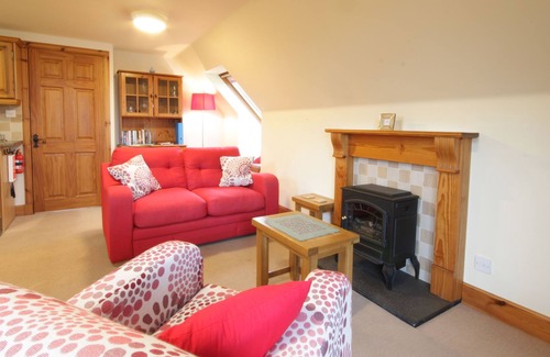 Conon Bridge Apartment | Stunning views of Ben Wyvis, not far from Dingwall & Inverness.