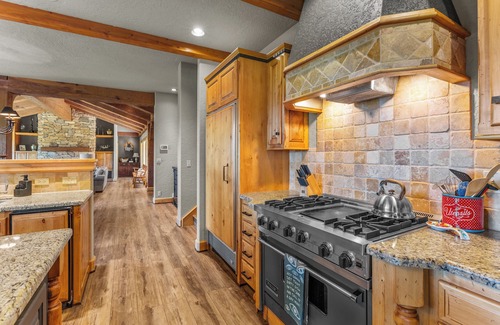 McCall Cabin | Stunning views of Payette Lake and Surrounding Mountains