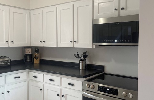 Upper Kingsburg House | Stunning views! South Shore 4BR cottage - Walk to Hirtle's Beach