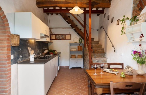 Borgo San Lorenzo Villa | Stunning villa for 6 people with private pool, WIFI, TV, balcony, panoramic view and parking