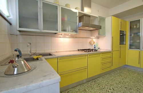 Ronchi Villa | Stunning villa for 6 people with WIFI, TV, terrace and panoramic view, close to Forte Dei Marmi