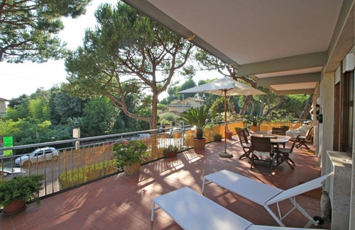 Ronchi Villa | Stunning villa for 6 people with WIFI, TV, terrace and panoramic view, close to Forte Dei Marmi