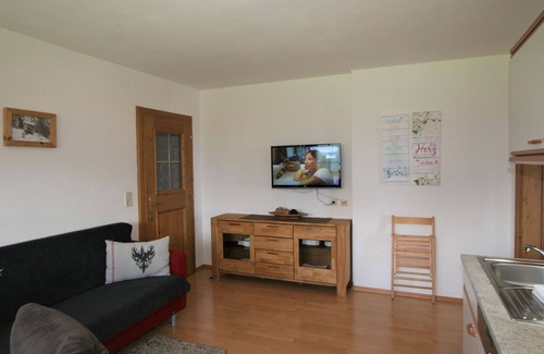 Außerweerberg Villa | Stunning villa for 6 guests with WIFI, TV, patio and panoramic view