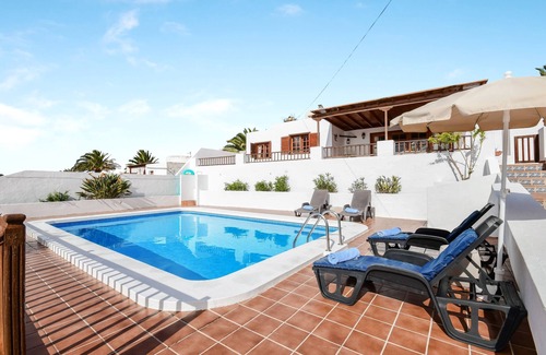 Nazaret Villa | Stunning Villa Casa Concha with Mountain View, Sea View, Wi-Fi, Garden