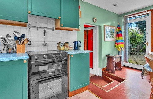 East Linton House | Stunning villa for 5 guests with WIFI, terrace, pets allowed and parking