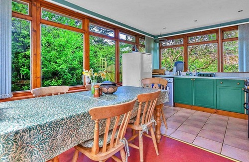 East Linton House | Stunning villa for 5 guests with WIFI, terrace, pets allowed and parking