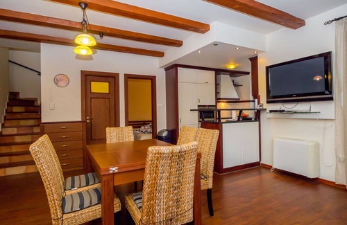 Balatonoszod House | Stunning villa for 9 guests with A/C, WIFI, TV, terrace, pets allowed and parking