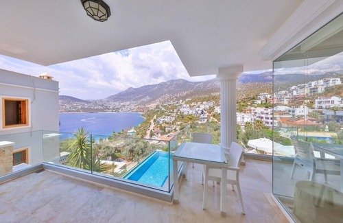 Kalkan Villa | Stunning Villa for 10, Gym, Sauna, Great Sea Views