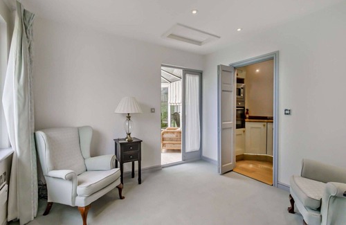 Horseheath House | Stunning villa for 12 people with WIFI, pets allowed and parking