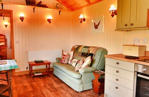 Coalbrookdale House | Stunning villa for 2 people with WIFI and parking