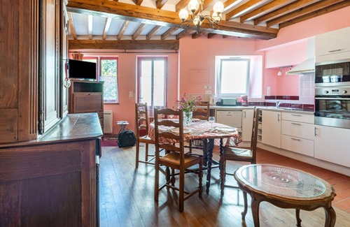 Commes House | Stunning villa for 4 people with TV, pets allowed and parking