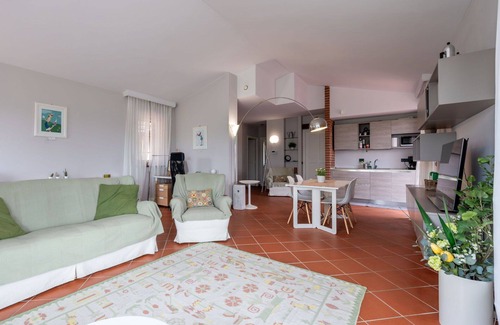 Barolo House | Stunning villa for 4 guests with WIFI, TV, terrace and panoramic view