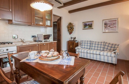 Magione Villa | Stunning villa for 4 guests with WIFI, private pool, A/C, hot tub, TV and patio
