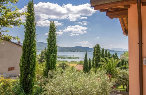 Magione Villa | Stunning villa for 4 guests with WIFI, private pool, A/C, hot tub, TV and patio