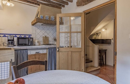 Villars House | Stunning villa for 4 people with WIFI, patio and parking