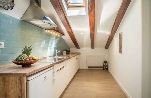 Volosko Villa | Stunning villa for 4 people with A/C, WIFI, TV, terrace and parking