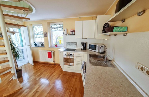 Luegde House | Stunning villa for 4 people with WIFI, TV, terrace, pets allowed and parking