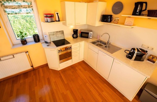 Luegde House | Stunning villa for 4 people with WIFI, TV, terrace, pets allowed and parking