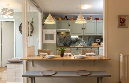 Cancale House | Stunning villa for 5 people with WIFI, TV, patio, pets allowed and parking