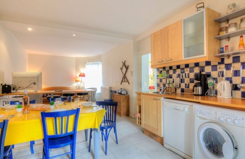 Saint-Igneuc House | Stunning villa for 5 people with WIFI, TV, terrace, pets allowed and parking