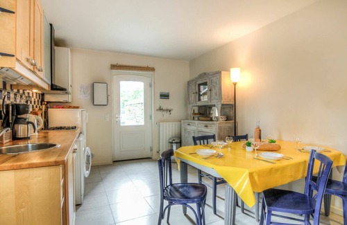 Saint-Igneuc House | Stunning villa for 5 people with WIFI, TV, terrace, pets allowed and parking