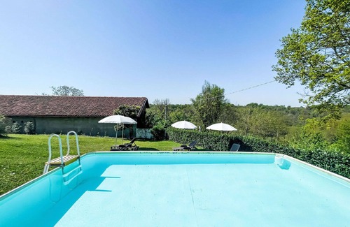 Asti House | Stunning villa for 7 people with A/C, WIFI, private pool, TV, terrace, pets allowed and parking